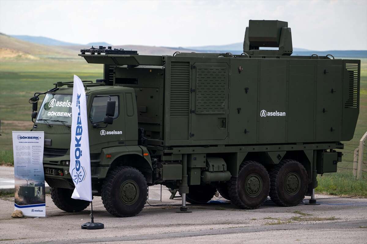 ÇELİKKUBBE gövde gösterisi yaptı! Dron sürüsüne karşı yerli kalkan devrede 10